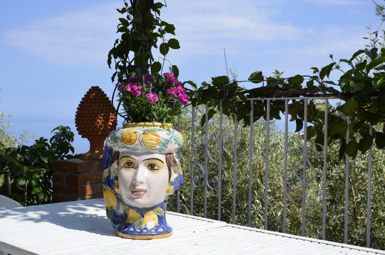 Casa Il Faro Villa Con Piscina Кастелмола Екстериор снимка