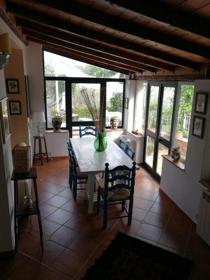 Casa Il Faro Villa Con Piscina Кастелмола Екстериор снимка